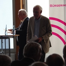 Dr. Reinhard Knüppel begrüßte Prof. Bassam Tibi in Ulm