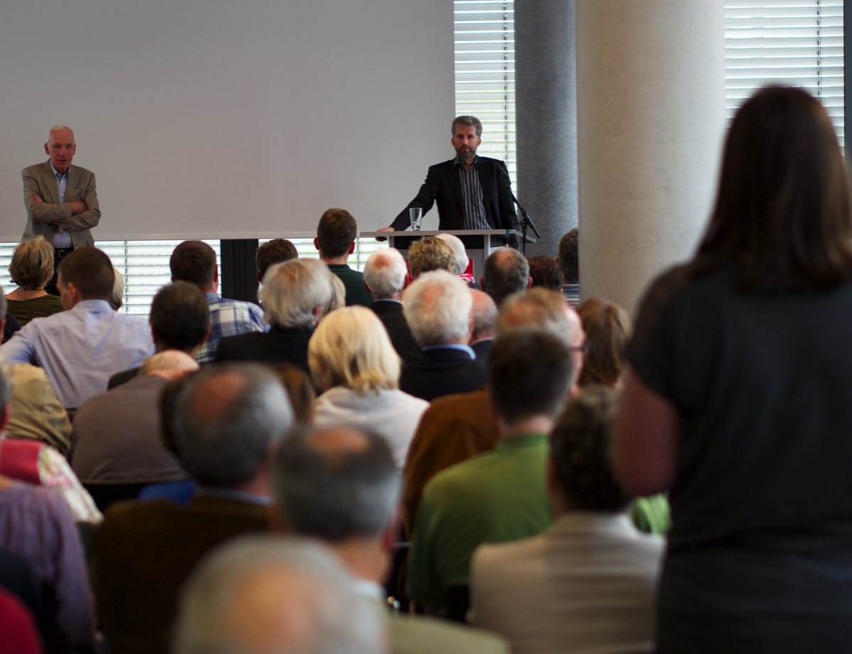 Laut Boris Palmer verlagert sich die politische Diskussion zunehmend in die 'Filterblasen'