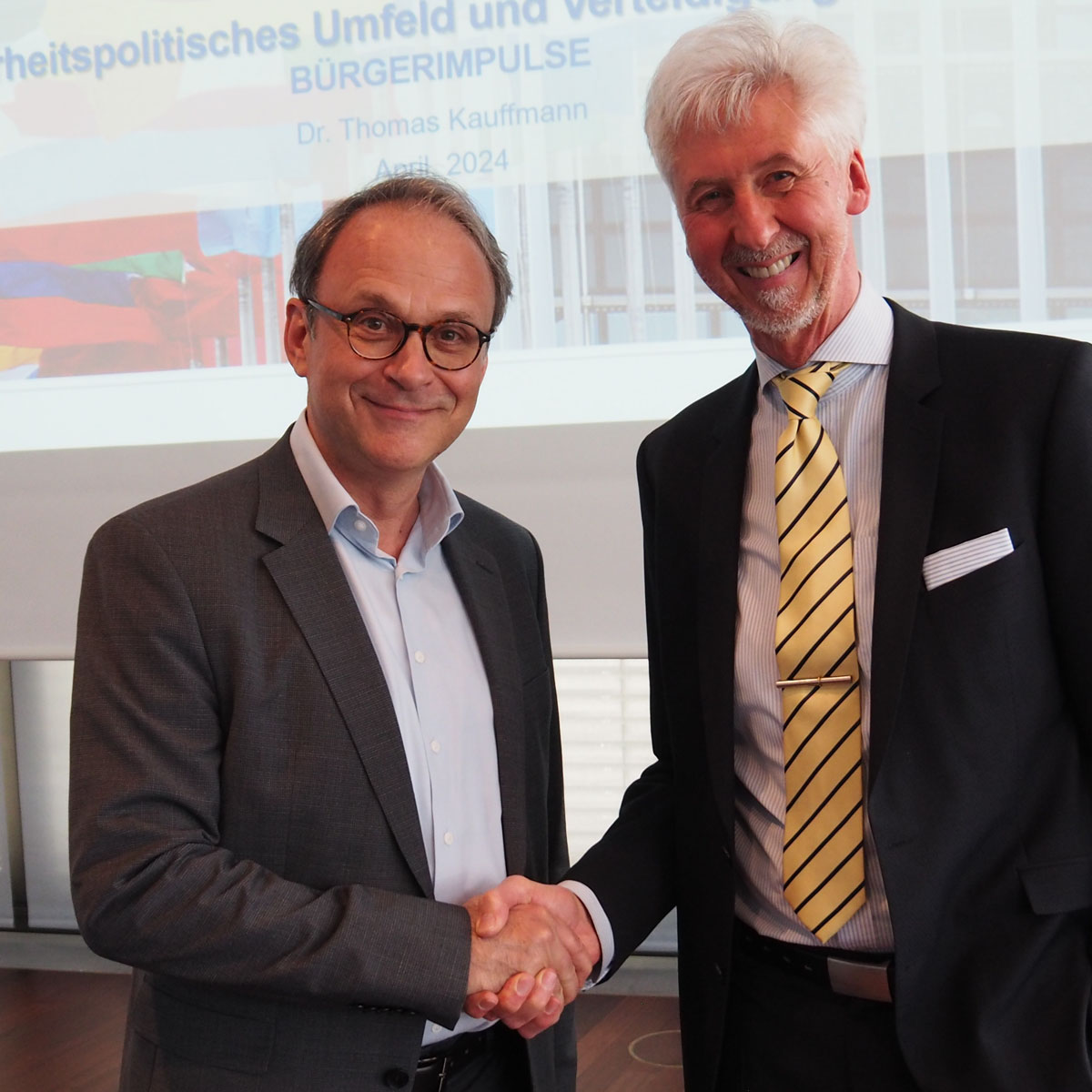 Verteidigungsexperte Dr. Thomas Kauffmann mit Christoph Botzenhart